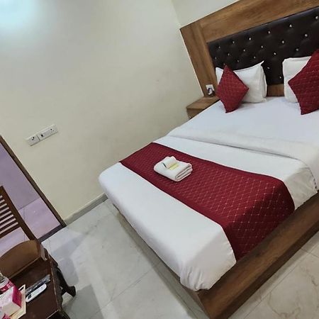 Hotel Redton نيودلهي المظهر الخارجي الصورة
